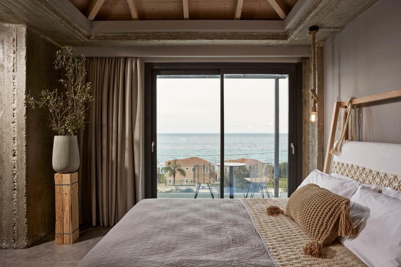 Villa Sea Front Spathíon Exterior photo