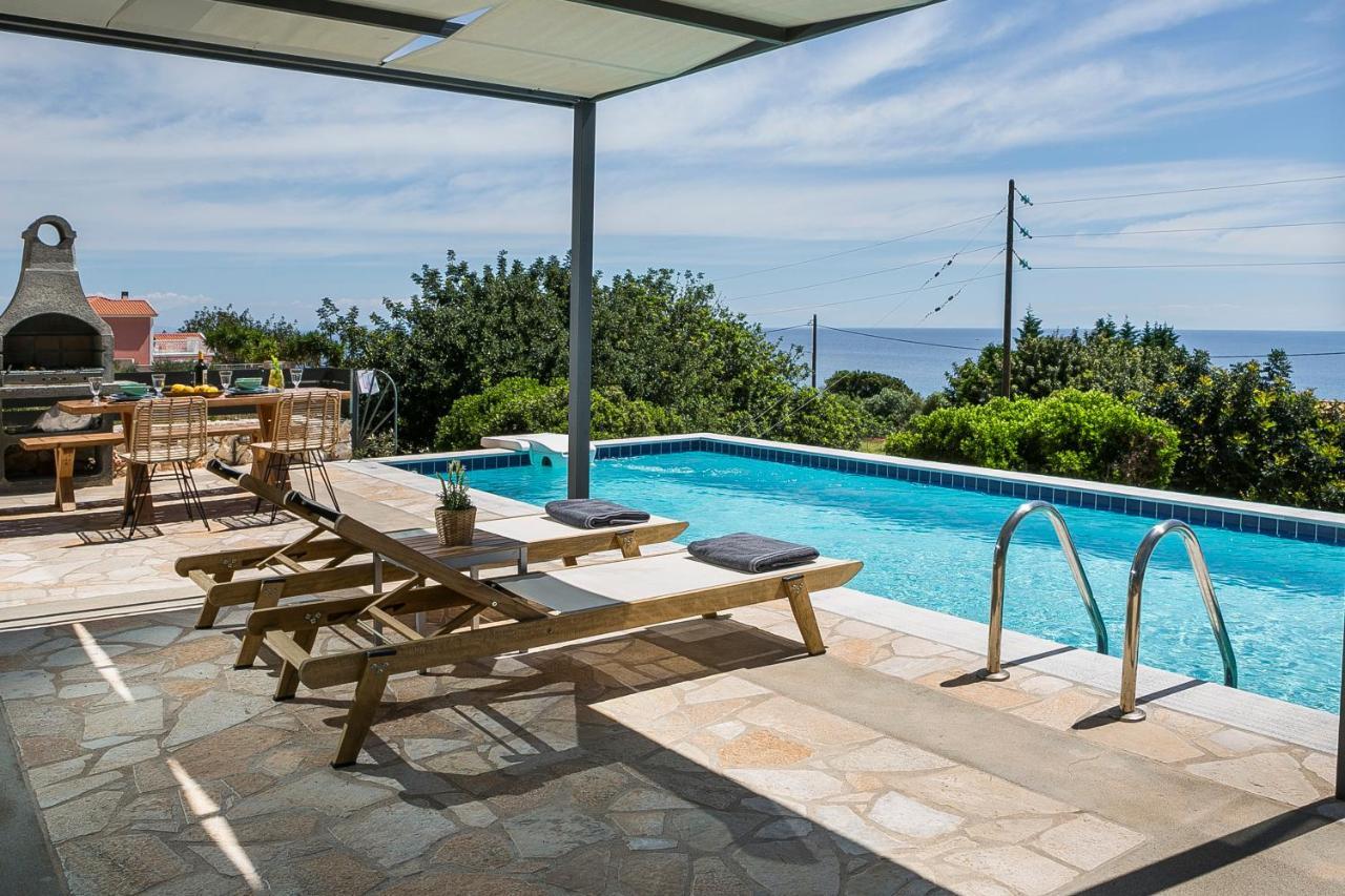 Villa Sea Front Spathíon Exterior photo